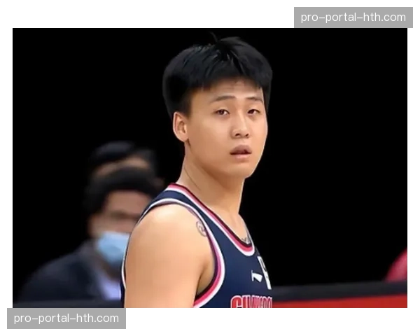 从领先到被逆转:通讯记录青岛西海岸队联赛首轮的黑色五分钟。 从领先到被逆转:通讯记录青岛西海岸队联赛首轮的黑色五分钟。