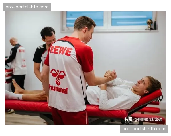 多家媒体确认，法兰克福主帅托普穆勒已与俱乐部就续约两年达成原则性协议